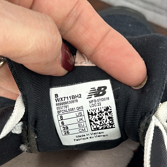 NEW BALANCE 711 V2 Cush+ Running Training Sneaker 8 Black EUC! - Picture 9 of 9
